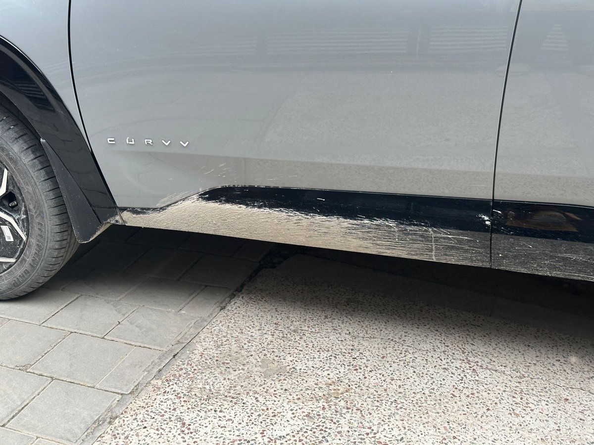 SaloniBhatia20's tweet image. Brand-new #TataCurvv and issues from Day 1: faulty windows,misaligned steering,cement on car returned,no fuel and after 2 months &amp;amp; multiple escalations,still no action. Thanks @TataMotors_Cars @TataMotors for proving the warnings right.😐#HighlyDisappointed #poorcustomerservice