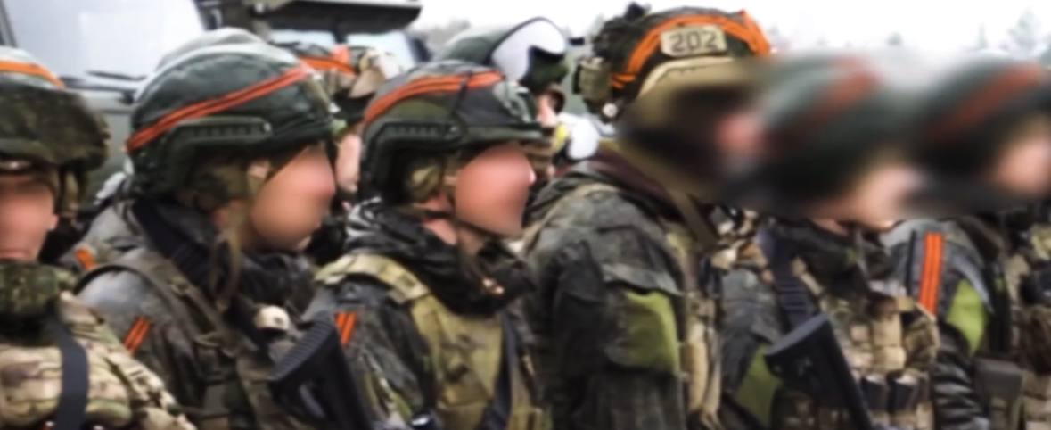 TheGreyPatriot_'s tweet image. 🇷🇺 Historical photos of troops from VDV 45th Guards Spetsnaz Brigade upon their return from Gostomel Airport in 2022.

#Russia #Russian #Russians #Today #History #Gostomel #VDV #Combat #Spetsnaz #Tactical #Airborne #Paratroopers