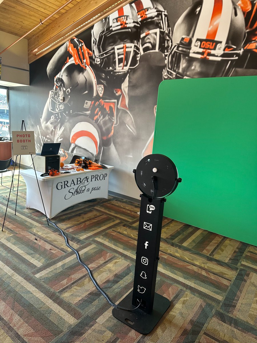apogeeawesome's tweet photo. Level up your event with a Photo booth that brings instant fun and unforgettable memories. 

📞+971-283-9454 | https://t.co/ac9jx0Auwu

#PhotoBooth #PhotoBoothFun #EventEntertainment #PartyVibes #SmileAndSnap #EventIdeas #EventPros #MemoriesMade #PartyHighlights #EventInspo https://t.co/RQuodXRovA
