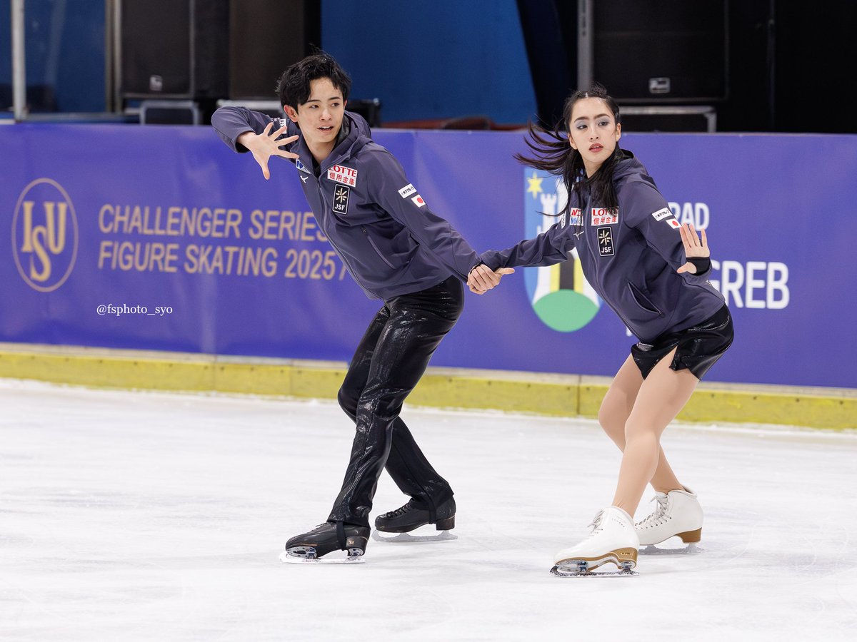 ゴールデンスピン
RD公式練習
いくこう

始まってます…！最終滑走ということで曲かけも最後なので、まだJAPANジャージを着たままです