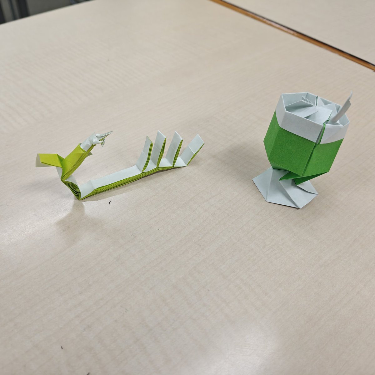 今週も活動しました!
めっちゃ寒くなってきましたね🌝
domino(origami_kimiro)
コーヒーフロート(満田茂)