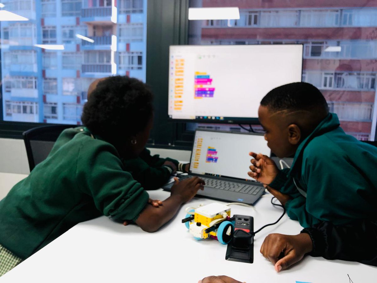 scienceceoacade's tweet image. Coding and robotics open the door to problem-solving, creativity, and future-ready skills. Let’s empower young minds to build, design, and innovate one line of code at a time.
  #STEM  #éducation #codingclasses  #Robotics  #scienceceoacademy #10yearsofstemexcellence