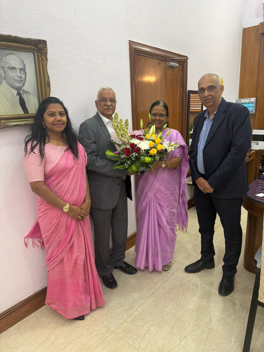 InsuranceRathi's tweet image. Team ARIBL, along with Chairman Mr. Anand Rathi Sir, CEO Mr. Sumit Dutt &amp;amp; CFO Ms. Tijo Joseph, met Ms. Girija Subramanian (CMD, @newindiaassuran). A valuable interaction that strengthens our partnership &amp;amp; opens new paths for collaboration, innovation &amp;amp; service excellence.

#ARIBL