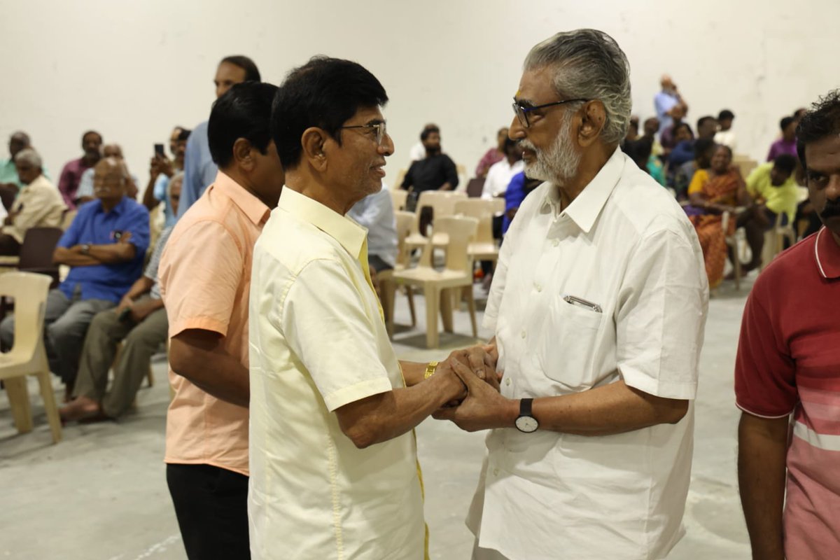 VTLTeam's tweet image. Director S. A Chandrasekar paid his last respect to #AVMSaravanan