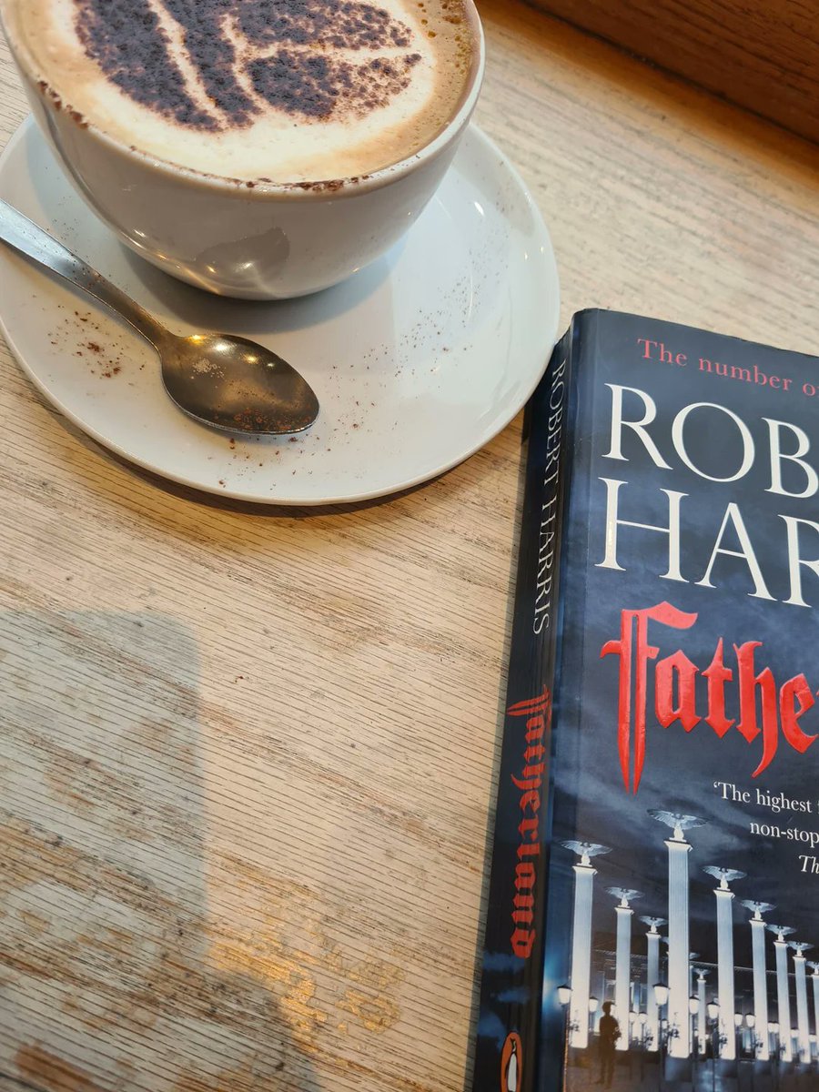 ¡Buenos días de Jueves gente bonita! Imagina que el paso del tiempo es un viejo amigo: te arrastra a veces, te hace tropezar, pero siempre te suelta la mano para que bailes. Hoy, baila con tu taza de café y tu libro favoritos. 🩷🫶🏻
#BuenosDías #FelizJueves