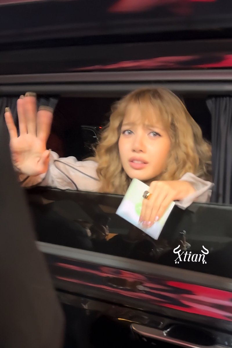 gaojingyang6's tweet image. 251203 🇰🇷lv플랫폼 활동

아무리 추워도 가치가 있다！！

#BLACKPINK #블랙핑크 
#LISA #리사 #ลิซ่า #ลลิษา #ラリサ