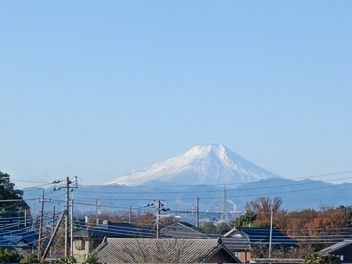 STEPN82291017's tweet image. 今日は筋トレ＆ストレッチ70分のあと26エナ。
空気が冷たく澄みきって富士山もくっきり見えました。
GOの背景はJR東日本２５１系電車（埼玉県・2020年6月）
STEPNアクティベーションコードどうぞっ
56738468
#STEPN
#activationcode
#stepnactivationcode
#STEPNGO