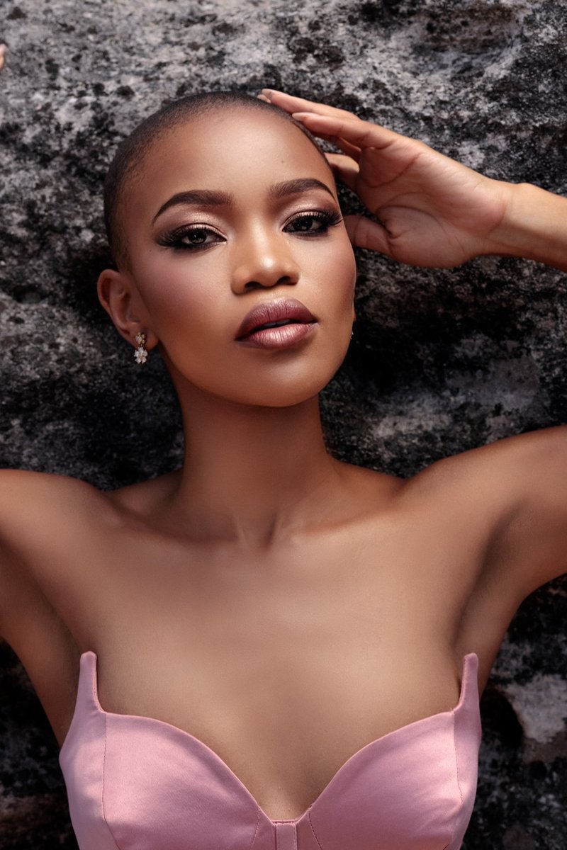 Effortless? Maybe. Iconic? Absolutely. ❤️‍🔥

📸: <a href="/GLAMFUEL/">Zahira Amod</a> 
👗: <a href="/AFI_sa/">Africa Fashion International</a> 
📍Venue: <a href="/TableMountainCa/">Table Mountain C/Way</a> 
<a href="/Official_MissSA/">Miss South Africa</a> 

#misssa2025 #officialshoot #qhawemazaleni