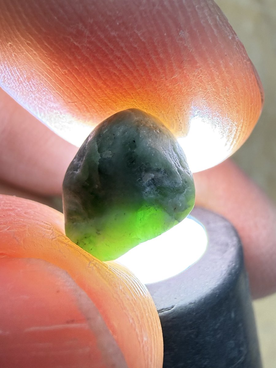 お客さんがゲット‼️ こちらの方は今回3つ翡翠を拾われました😁👍 1つ