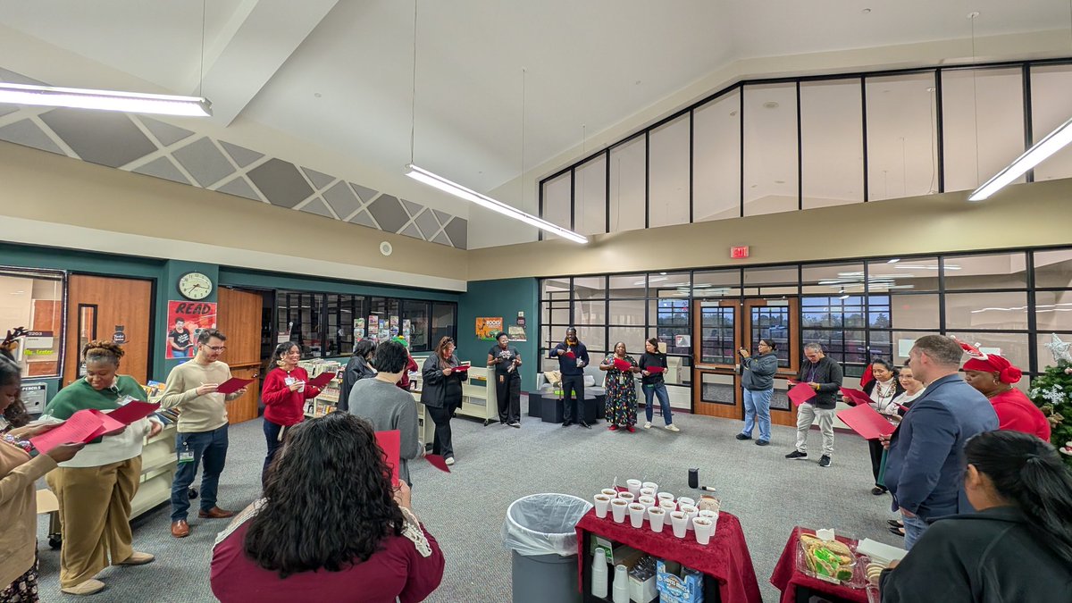 meblk's tweet photo. @kahlams Staff Tree Lighting and Sing-a-long! So much fun and great fellowship!! 🌲🎶 #BigThingsattheBigK https://t.co/G1DXw5fyuL