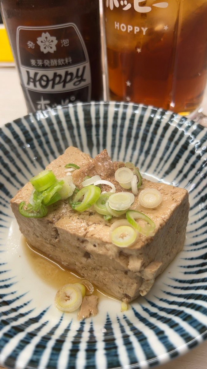 hebenoleke's tweet photo. 今週の一平！
#手羽先唐揚げ 
#小松菜お浸し 
#ちくわぶ煮 
#肉豆腐 https://t.co/afQSrQjt4c