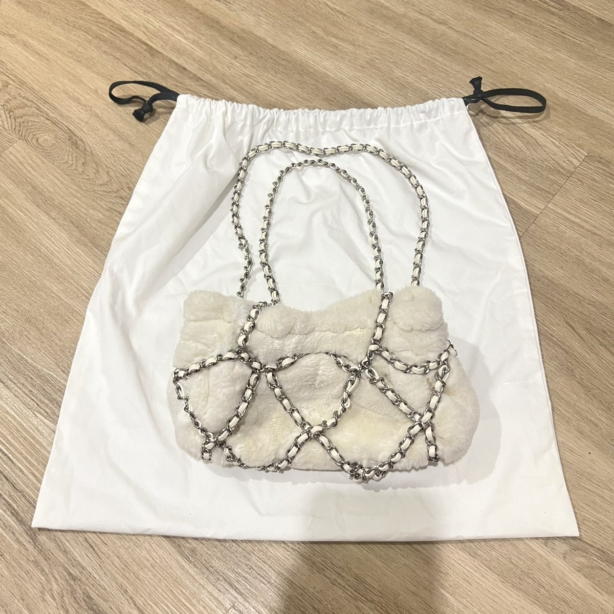 myhandstuff's tweet image. ส่งต่อกระเป๋า URBAN REVIVO รุ่น fluffy ข้างนอกสวยสะอาด ไม่เลอะ ข้างในสภาพใช้งาน มีถุงผ้าให้🙏🏻🤍

🏷️ : 800 รวมส่งฟรี

#URBANREVIVO #ส่งต่อurbanrevivo #urbanrevivoส่งต่อ #UrbanRevivo #urbanrevivo #กระเป๋าurbanrevivo #ส่งต่อกระเป๋ามือสอง #ส่งต่อกระเป๋า #กระเป๋ามือสอง #ส่งต่อเสื้อผ้า