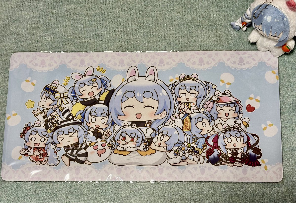 プレイマットの試作届きました(*´꒳`*)すっごく綺麗に印刷していただいて感激〜✨✨
大きさは公式に合わせてW600×H300にしたので、使用感は問題ないはず！です！！