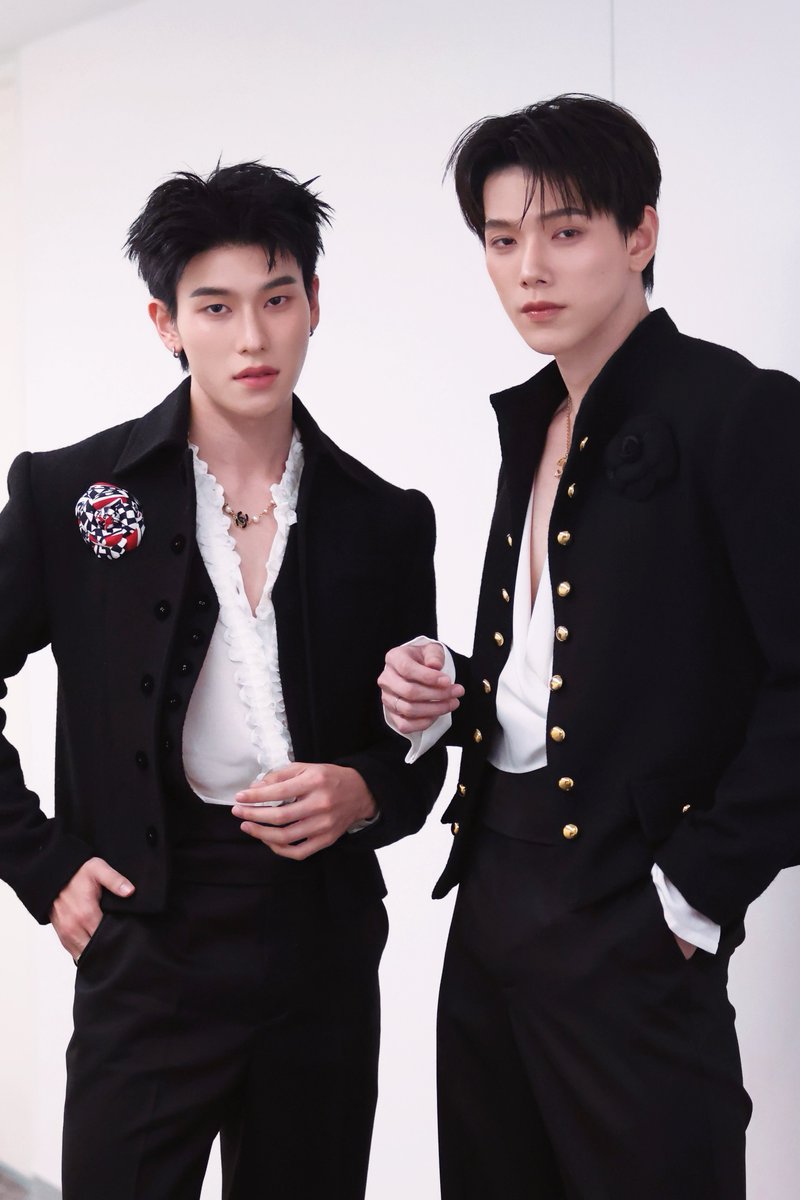 OPENLABEL_TH's tweet image. HELLO 💚🖤

OUROAD SPOTIFY WRAPPED LIVE 
#Spotify2025xDAOUOFFROAD