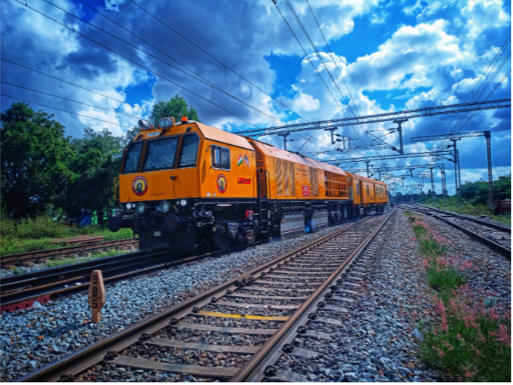 constructioncm1's tweet photo. 🚆✨BEML secures a ₹157 crore order to manufacture 15 sets of Switch Rail Grinding Machines, boosting track reliability and supporting India’s rail modernization drive.

🔗Read more: https://t.co/Jwl30eosHC

#BEML #IndianRailways #RailModernization #Em #RM #ConstructionMirror https://t.co/MLQ3OvEtj3