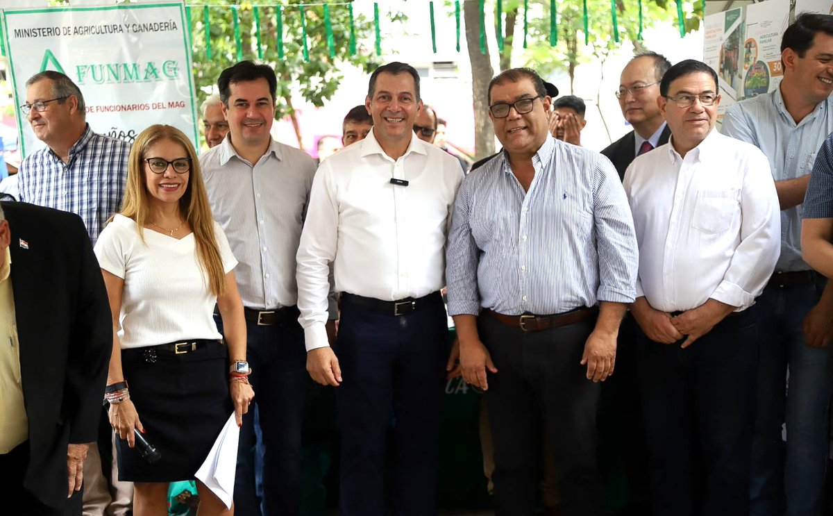 arp_py's tweet image. LANZAN PLATAFORMA DIGITAL PARA COMERCIALIZAR PRODUCTOS DE LA AGRICULTURA FAMILIAR

El evento contó con la participación de la Asociación Rural del Paraguay (ARP), a través del Vicepresidente Primero, Dr. Mario Apodaca Guex.
👉acortar.link/2WfE5h