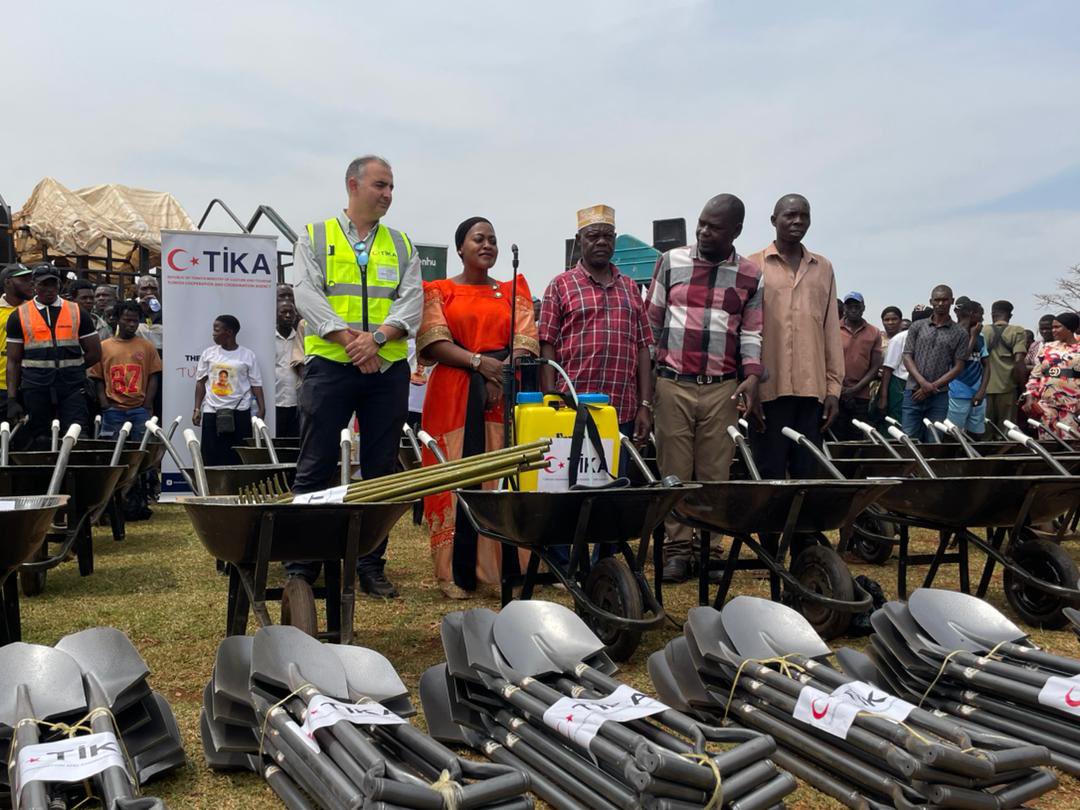 101.5 UBC Ngeya FM tweet media