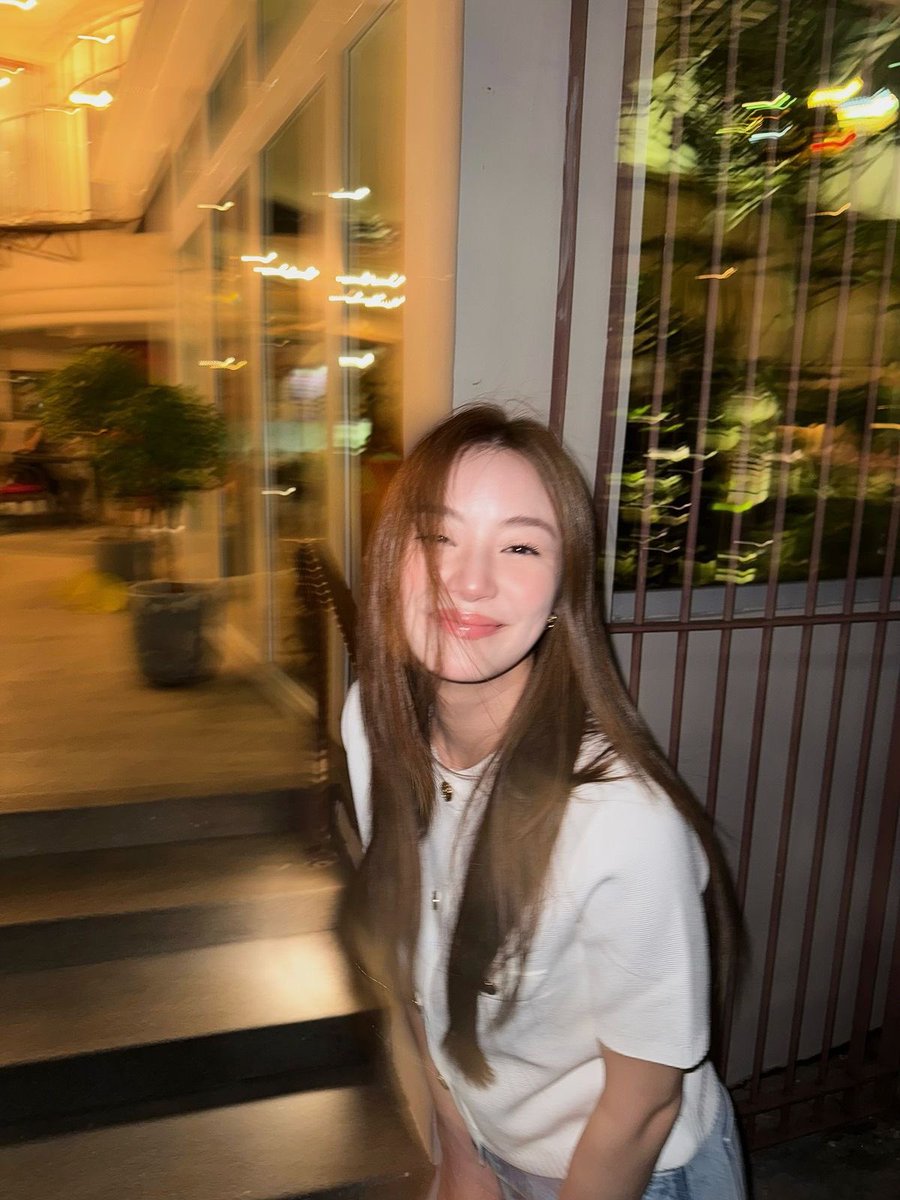 benzphats's tweet image. หน้าหนาวผมให้ 2/10
หน้าหมวยยิ้มหวาน เรียนอินเตอร์ ลูกคุณหนู ♾️/10