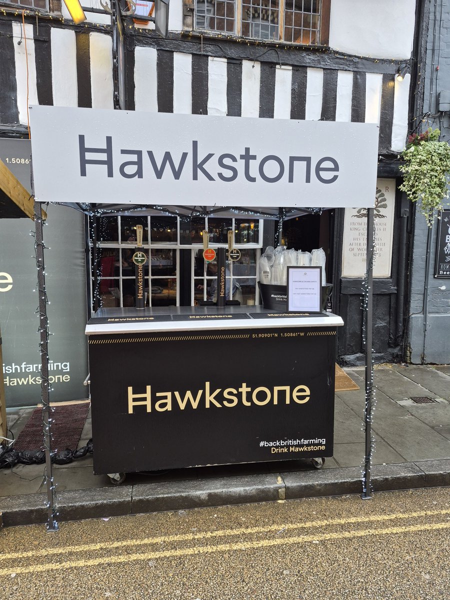 Drowningnotwaving tweet media