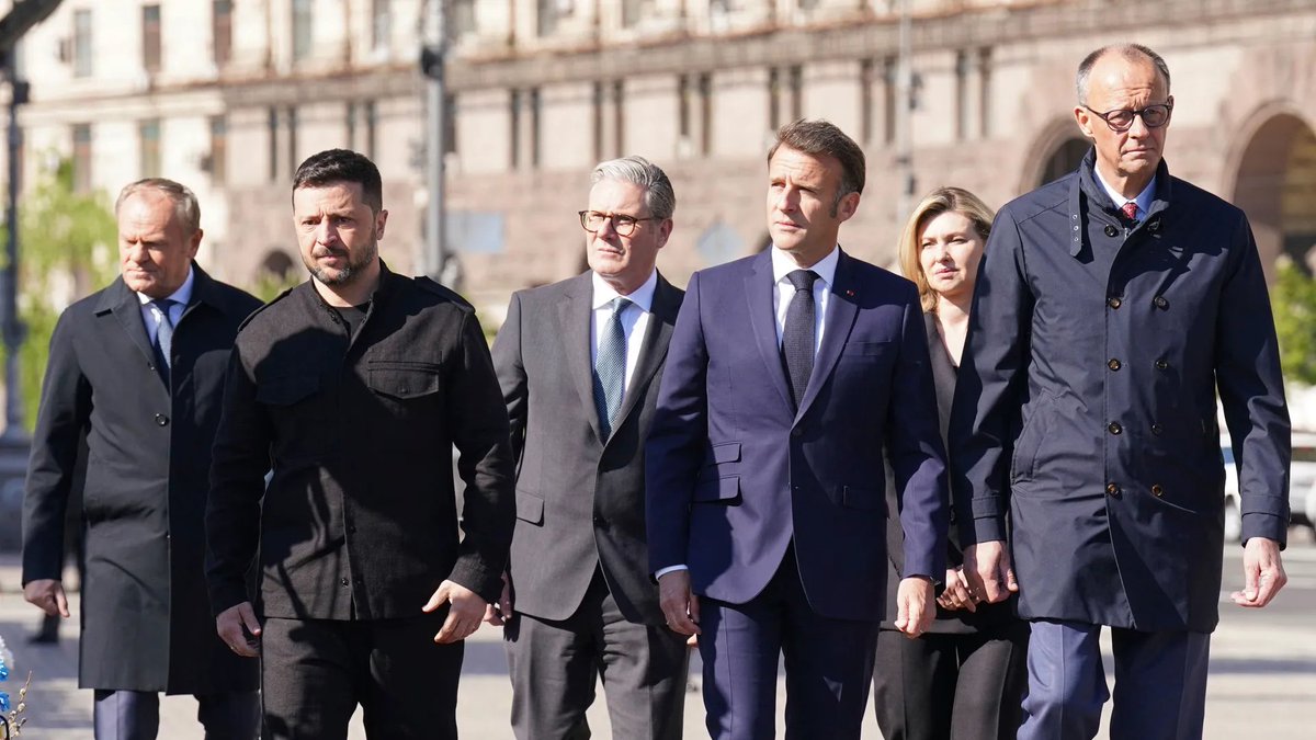 michaeldweiss's tweet image. New at @derspiegel: We obtained the transcript of a conference call of top European leaders and Volodymyr Zelensky, warning of American dirty tricks to the end war. 

Emmanuel Macron said there&apos;s a chance the U.S. will &quot;betray&quot; Ukraine on territory. 

Friedrich Merz said: &quot;They…