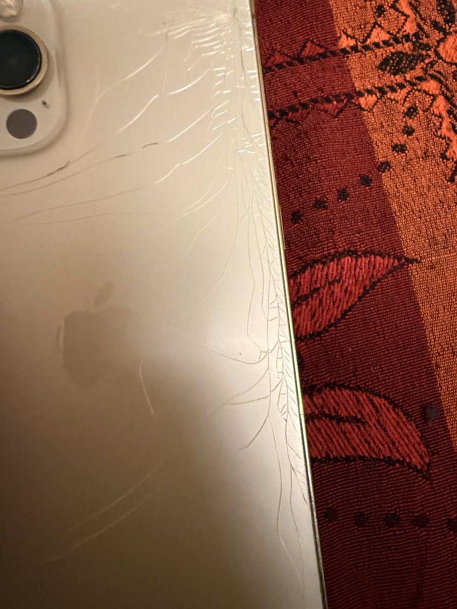 daniyalm1300's tweet image. Last week, I went through a deeply concerning experience with a @rapidobikeapp ride. The driver was driving so rashly that we ended up in an accident. I sustained injuries, my clothes were torn, my phone’s back cracked, and the driver actually abandoned me on the flyover.