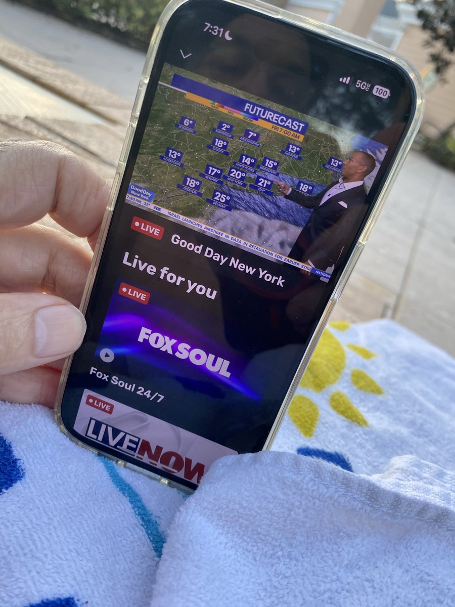 report it ® tweet media