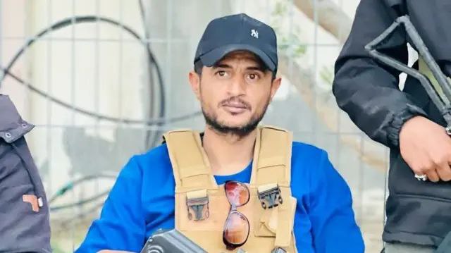 إذاعة الجيش؛

قُتِلَ ياسر أبو شباب قائد ميليشيا غزة شرق رفح والذي تعاون مع إسرائيل في الأشهر الأخيرة ويترأس تنظيمًا يُطلق على نفسه إسم القوات الشعبية على يد مغتالين