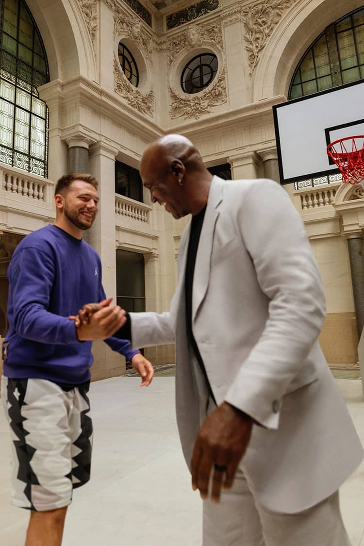 LukaUpdates's tweet photo. Between ages 21 and 26
(Per 36 minutes)

Michael Jordan:
30.3 PPG
5.8 RPG
5.5 APG
52.9 2P%
28.2 3P%
1x Conference Finals

Luka Dončić:
30.6 PPG
8.7 RPG
8.7 RPG
56.1 2P%
35.9 3P%
1x Conference Finals
1x Finals https://t.co/eN9yw5s7Ui