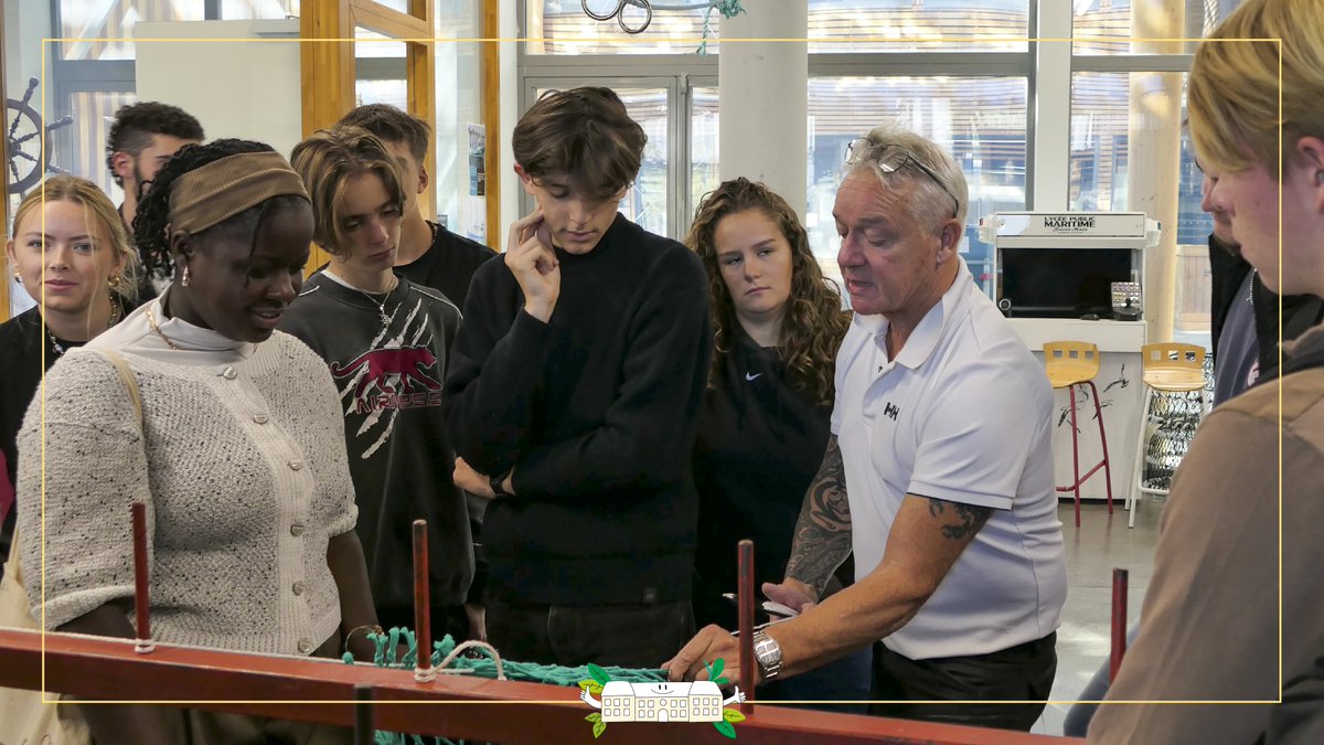 aclimoges's tweet image. [#JeudisVerts]🌱
Direction Saint-Malo pour les élus #CAVL de l’académie🌊
Les lycéens de @aclimoges et @acrennes se sont retrouvés pour un séminaire placé sous le signe de l’Année de la mer. Ils ont échangé et travaillé sur des sujets comme l'égalité, l'#EDD ou encore la santé.