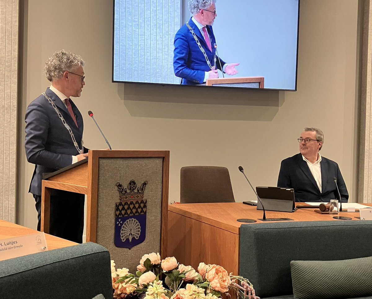 RaadvanErmelo's tweet image. 📢 Gisteravond werd René Arts van @progressiefe in het zonnetje gezet door de burgemeester. Hij is deze maand 25 jaar werkzaam als raadslid in Ermelo. Wij danken hem hartelijk voor zijn inzet in ons dorp!