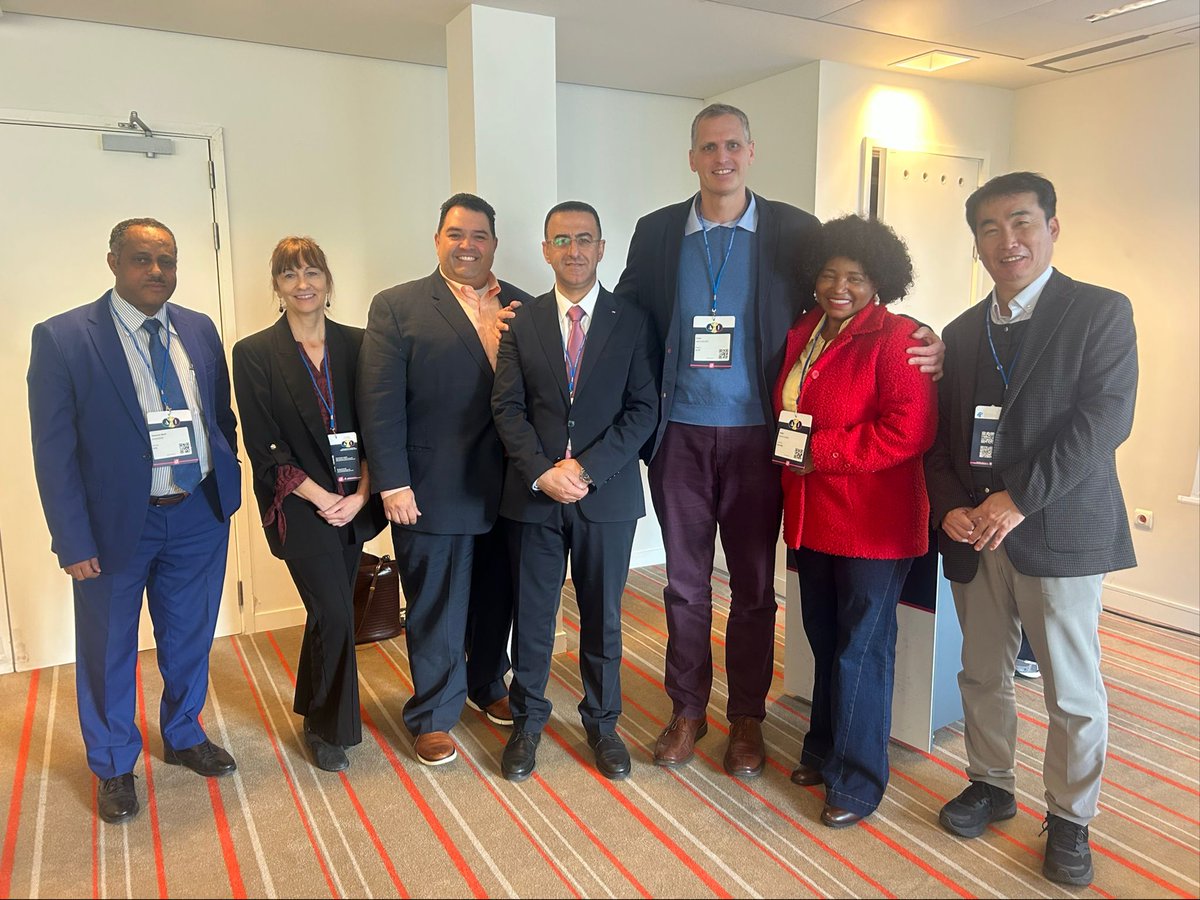 fecode's tweet image. En Bruselas, Fecode presente con nuestra Ejecutiva y Vicepresidenta Regional de la IEAL, Isabel Olaya Cuero, quien se encuentra participando en la Conferencia Mundial sobre la IA, la educación y la docencia, con el tema la IA en el Aula Hoy, en representación de la @intEducacion