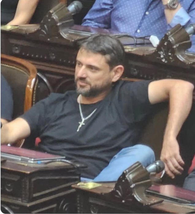 osvagoya's tweet image. Este coso.. Grabois, hoy es diputado, con un muy buen sueldo y sobretodo con fueros.
-Quien carajo se cree!! 🤌🤌