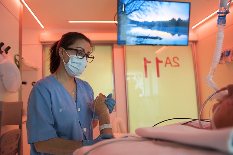 La UCI multisensorial reduce el uso de sedantes y mejora el confort de los pacientes críticos saludadiario.es/hospital/la-uc… 
<a href="/hbellvitge/">Hospital Universitari Bellvitge | HUB</a>