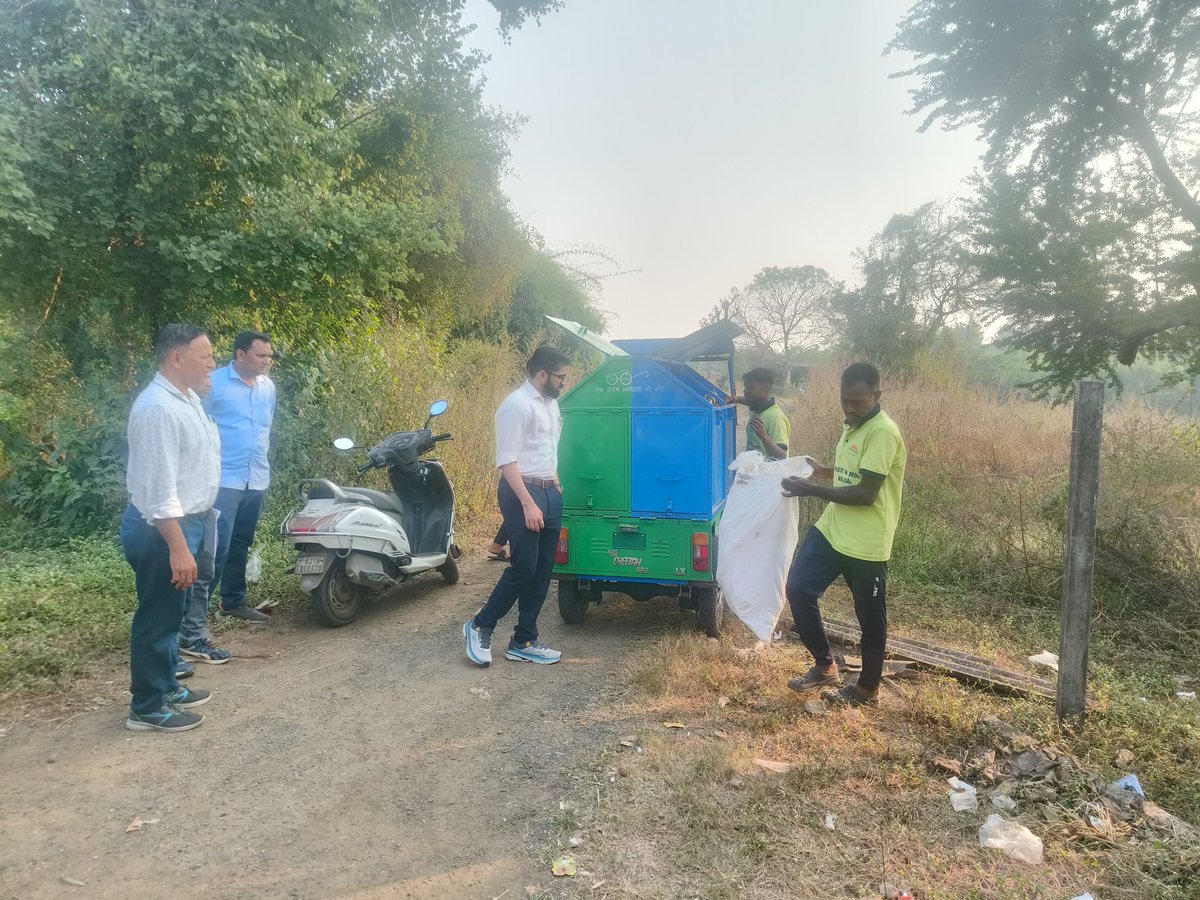 Tweet -
આજરોજ વલસાડ જિલ્લાના ધરમપુર તાલુકામાં આવેલ આંગણવાડી કેન્દ્રો, આયુષ્યમાન આરોગ્ય મંદિર અને ગ્રામ પંચાયતોની મુલાકાત લઈ કામગીરી અંગે સમીક્ષા કરવામાં આવી.
#TEAMVALSAD
<a href="/CMOGuj/">CMO Gujarat</a> <a href="/InfoGujarat/">Gujarat Information</a> <a href="/collectorvalsad/">Collector Valsad</a> <a href="/InfoValsadGoG/">Info Valsad GoG</a>