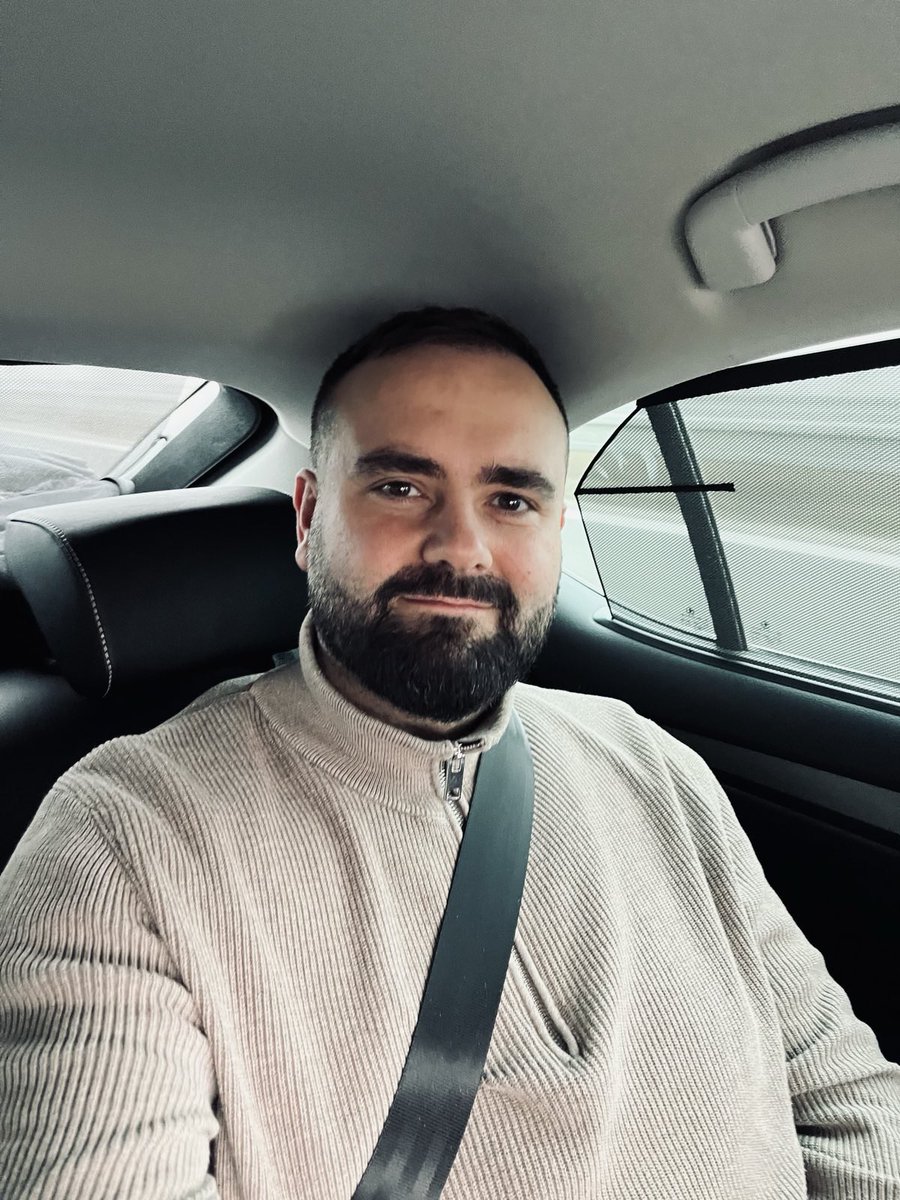 Vyrážím do Maďarska na první pracovní cestu v čele výboru pro obranu. Společně se mnou jedou i místopředsedové výboru z ostatních politických stran 🇨🇿🇭🇺