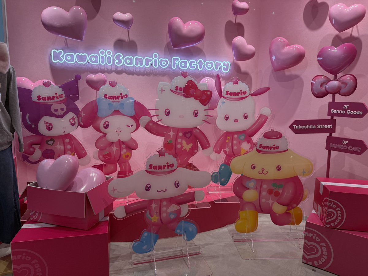 コロン tweet media