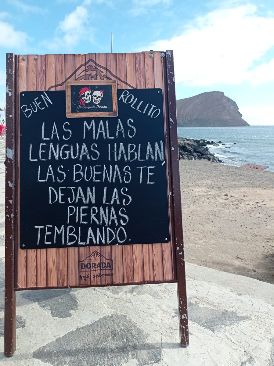 Las malas 
lenguas hablan, 
las buenas te 
dejan las 
piernas 
temblando.

#BuenRollito 😉
.
.
.
#playadelatejita #tenerifeocio #MontañaRoja #elmedano #granadilladeabona #tenerife #tenerifelicidad #playa #latituddevida #yosoytenerife #canariasviva #beach #ocean #sun #atlantic