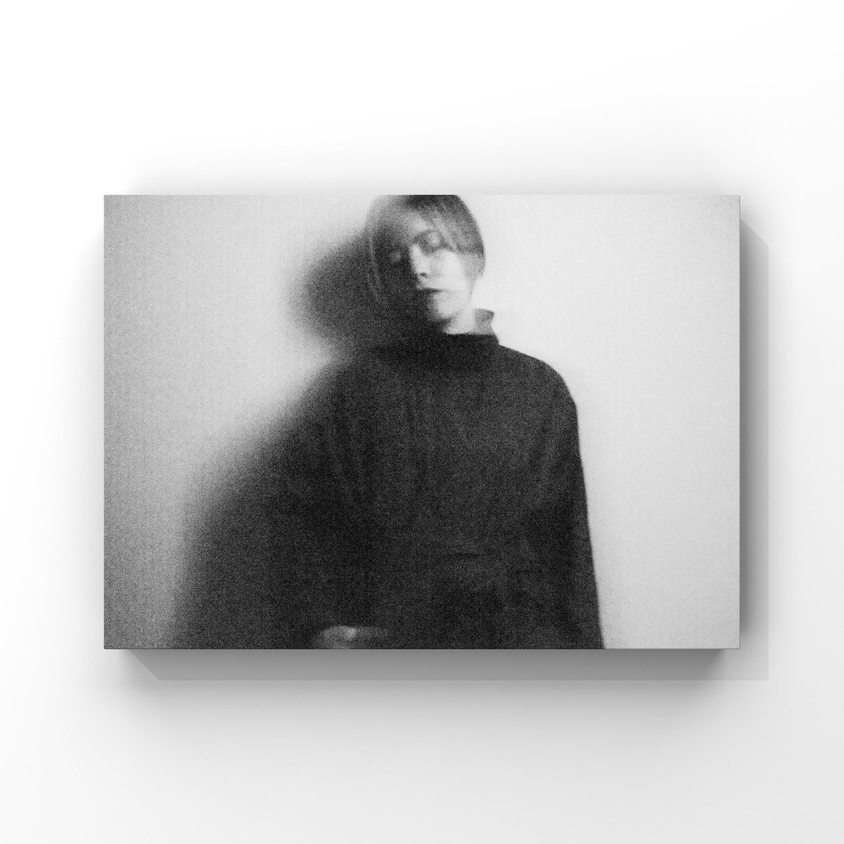 写真家イソ　#ISO1638400 抽象アート 現代アート作品 正方形 イソ個展『shadow is light; light is shadow』（吉祥寺・between