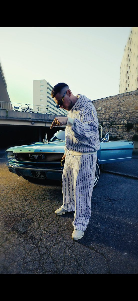 Dimanche 07/12 nouveau clip + date de sortie mixtape 💠

Il faudra être là