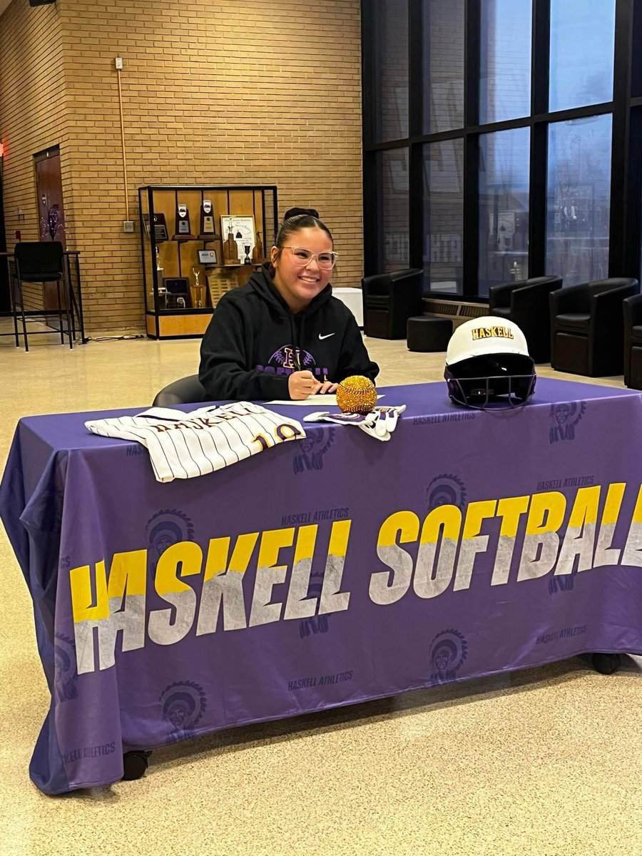 Minnie Tsosie, from Chelsea High School in Chelsea, Oklahoma, has signed to Haskell Indian Nations University, where she will pursue her education and continue her softball career.. Tsosie is a proud member of the Quapaw, Delaware, Otoe, Kiowa, and Navajo tribes.
#NativePreps
