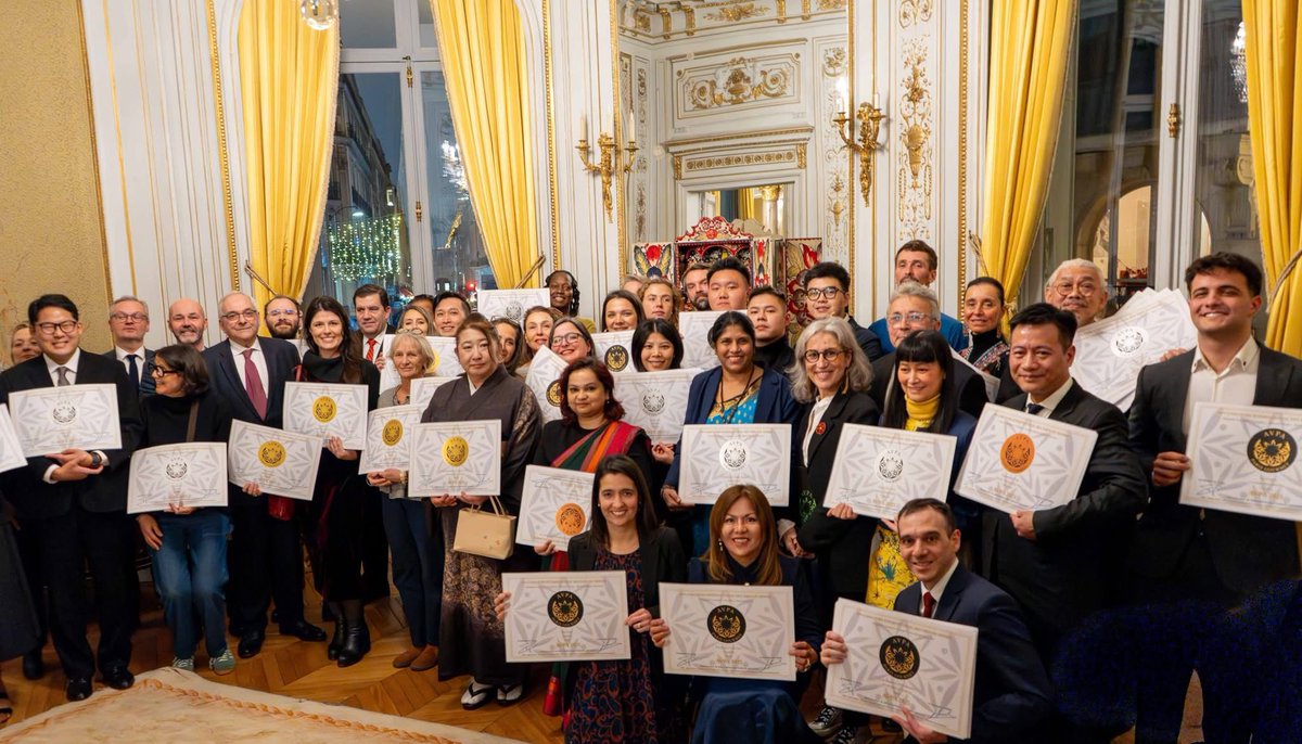 Fireland_az's tweet photo. L’Association #FireLand a eu l’honneur de représenter « Azərçay » lors de la 8e édition du Concours International du Thé, organisée par l’#AVPA à Paris. Un grand merci aux Ambassades @AZMissionEU et @AzAmbassadeFr pour leur précieux soutien à l’occasion de cet événement ! https://t.co/uszLfSqnjr
