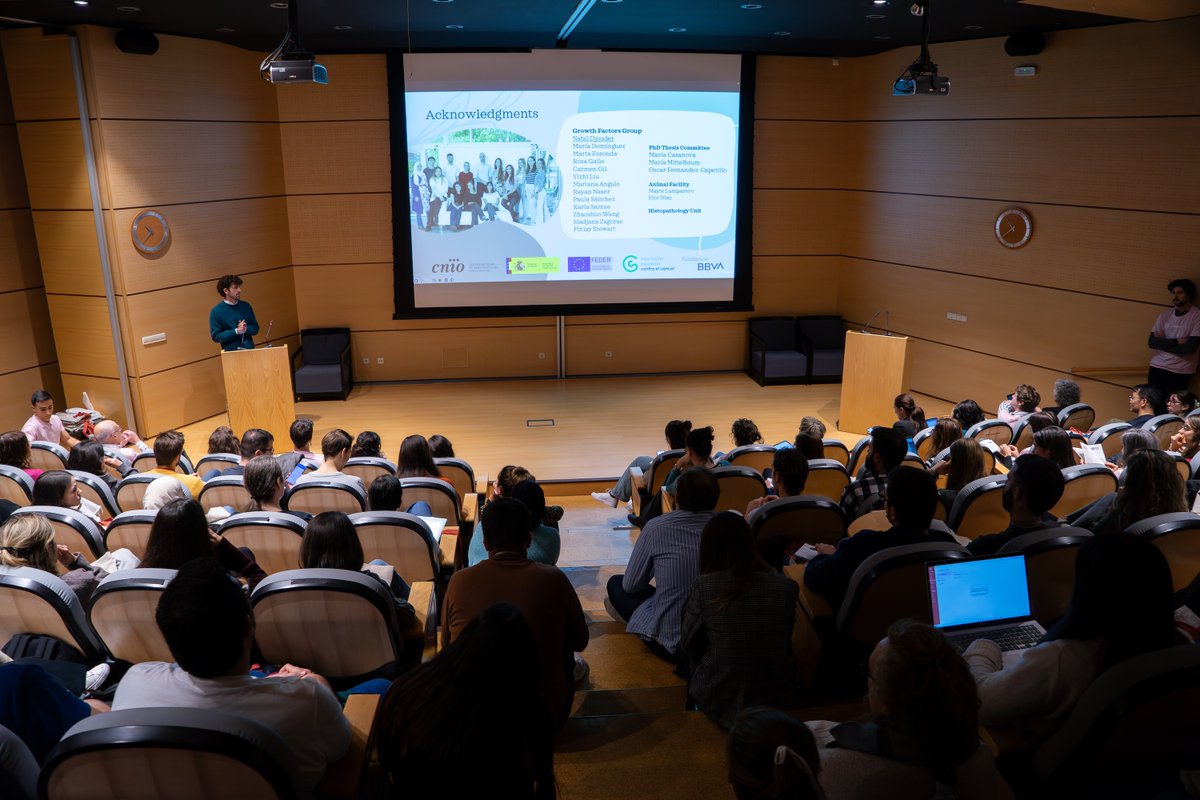 CNIOStopCancer's tweet photo. #El LabDay continúa en #CNIOStopCancer: charlas cortas y ‘flash’ de jóvenes ponentes del centro, emocionantes conversaciones en la sección de pósters e invitados de primer nivel. Ciencia que explora el desarrollo de los tumores, los procesos inmunitarios o las nuevas terapias. https://t.co/7dCENcOJCz