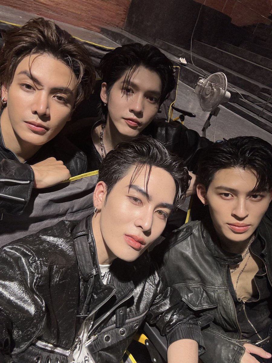 Ppsanta's tweet image. TOUCH MY BODY #JASPER_TouchMV