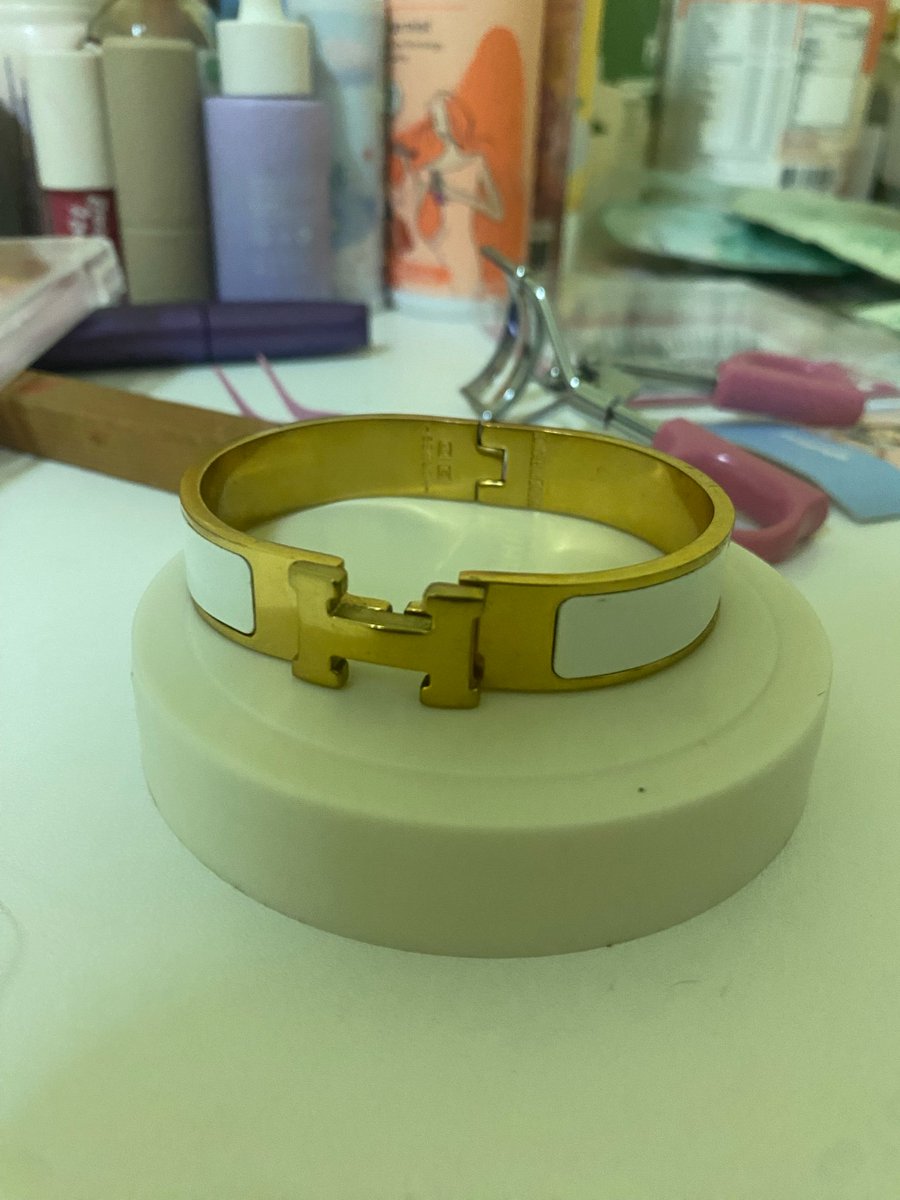 Delta_M_'s tweet photo. 🤍 กำไลข้อมือ HERMES ของแท้(Clic H)ไม่มีอุปกรณ์ 🤍

2,000ดูรูปเพิ่มเติมได้

#ส่งต่อแบรนด์เนม
#แบรนด์เนมมือสอง
#ส่งต่อHERMES
#ส่งต่อ https://t.co/ZreHi9OSzq