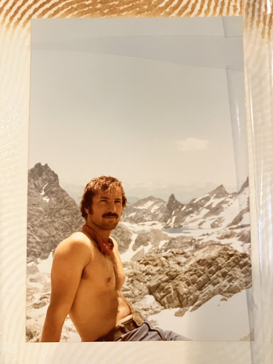 RIP John David Alexander Molitoris

zenodo.org/doi/10.5281/ze…