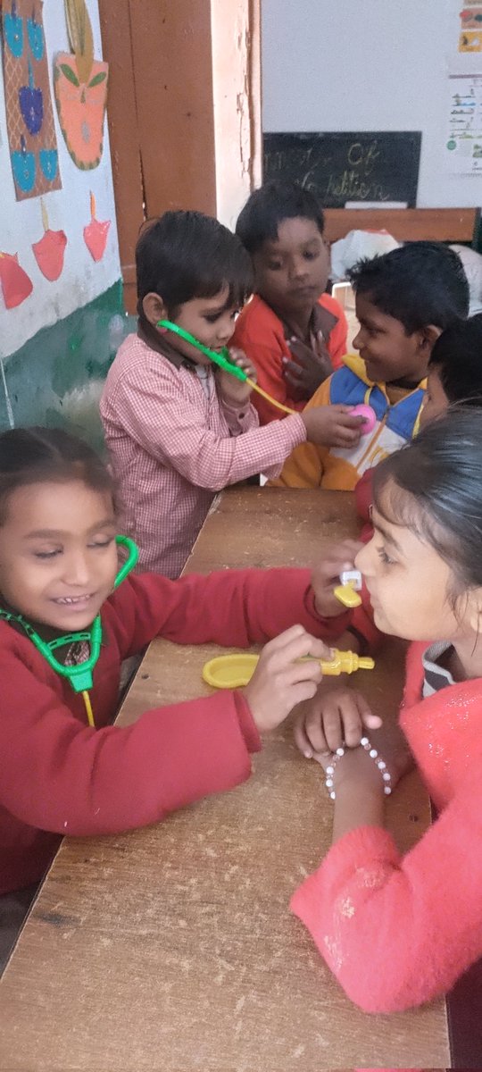 NvNamrata's tweet photo. Students of class 1 enjoying role play of Doctor and Patients
@Model_Primary_School_Unasi Fatehganj West,Bareilly
#Joyful_Learning
#Experiential_Learning
@CommissionerBa1 @dmbareilly @CdoBareilly @basicshiksha_up @shikshansamvad @BSABareilly https://t.co/mxeUec0onA