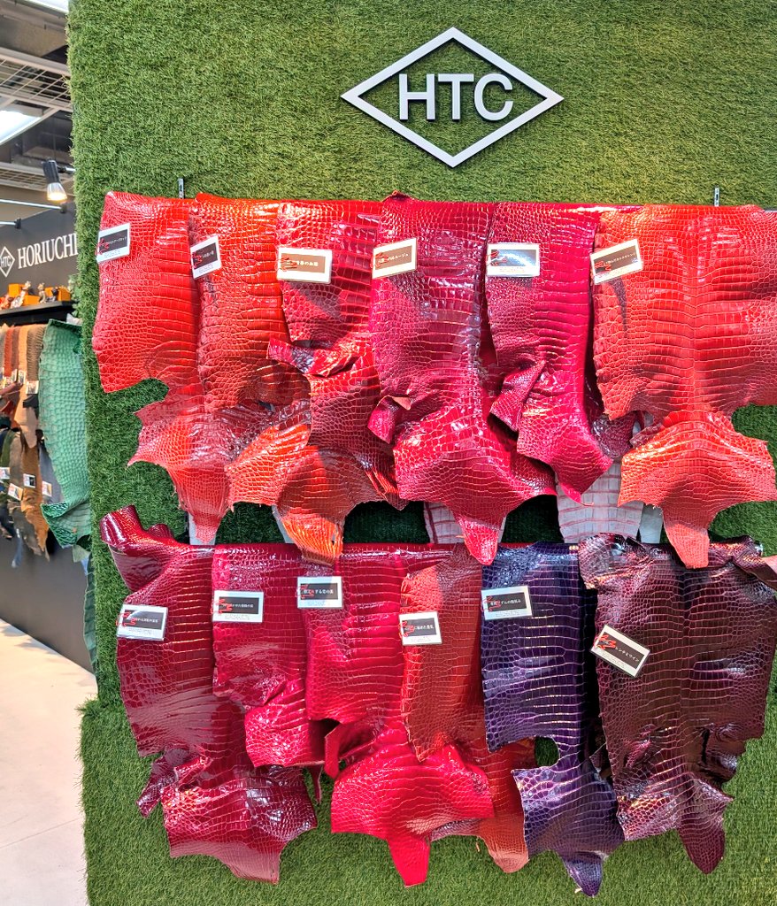 ★早い者勝ち★ 赤 クロコダイル風 ☆早い者勝ち☆ 赤 クロコダイル風