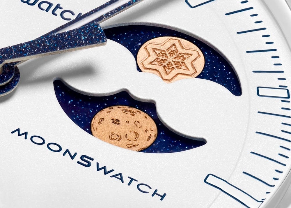 Swatch et Omega lancent une montre vendue uniquement les jours où il neige en Suisse ❄️

Avec la MoonSwatch Cold Moon, la montre n’est disponible que lorsqu’une chute de neige est officiellement enregistrée en Suisse. Un concept météo inédit pour une édition givrée au design