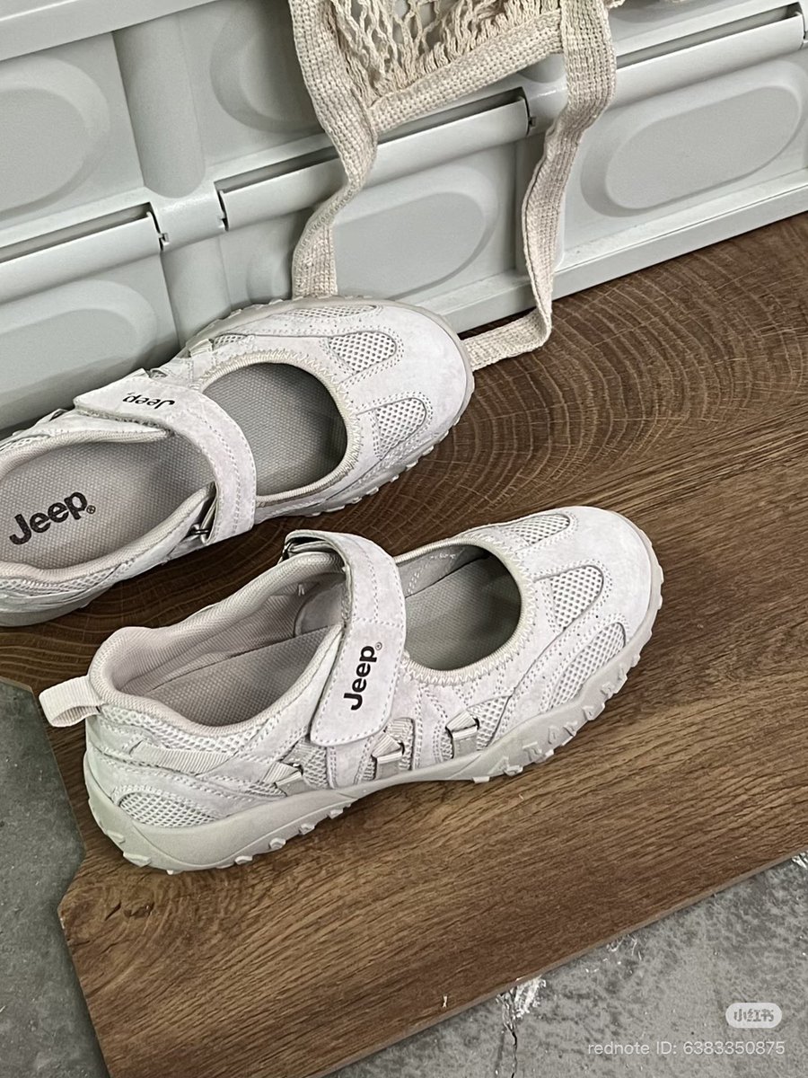 🐶 (pre) - รองเท้า Jeep sport maryjane 

✅ ลดเหลือ 1790฿ free ems
✅ มีให้เลือก 3 สี เสริมส้น 3.2cm
✅ size : 35-40
 
🤍  dm สั่งซื้อค่ะ
#พรีจีน #พรีออเดอร์จีน #รองเท้าjeep #รองเท้าผ้าใบ #รองเท้าแมรี่เจน