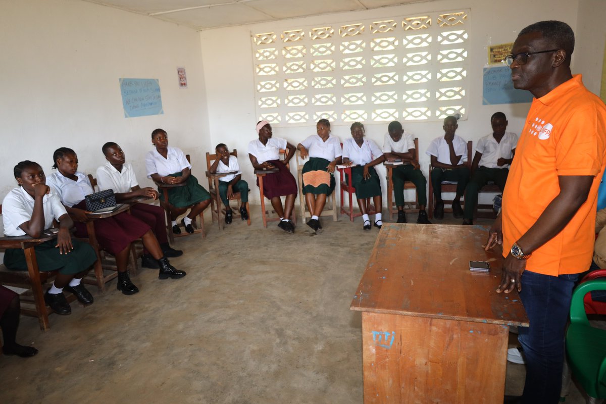 Yesterday, students at the Yarpah Town School in Rivercess County shared the impact of CSE work with our Rep Dr. Mady Biaye &amp; Dep Rep. Exciting news: 1️⃣Girls stay on campus during menstruation. 2️⃣Boys &amp; girls discuss menstruation openly. 3️⃣No more bullying due to periods.